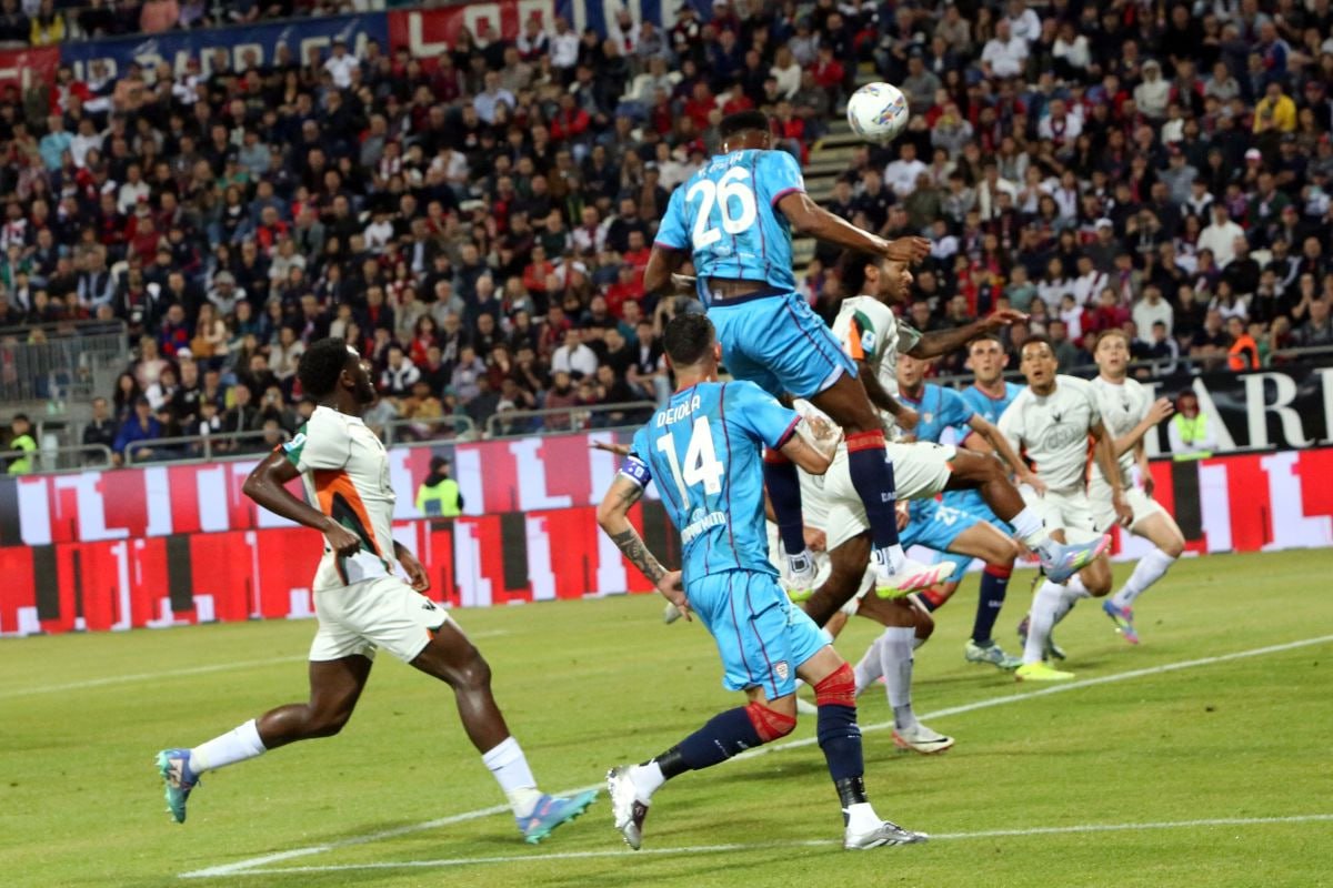 Cagliari vs Venezia (01:45 &#8211; 19/05) | Xem lại trận đấu